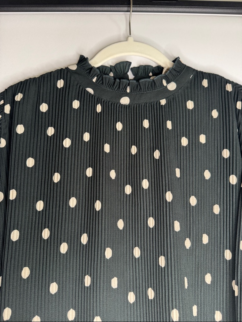NWT Sezane Rosalinda Polka Dot Pleated Blouse - Size 8 (FR 40) - Picture 4 of 12